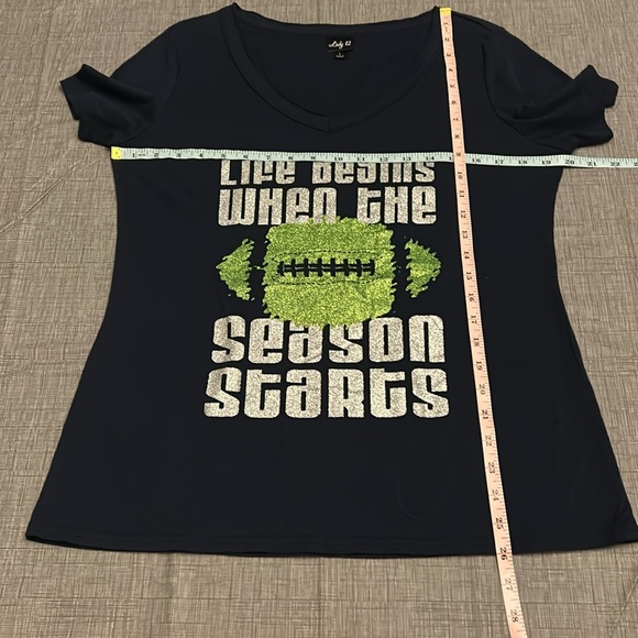 Lady 12 - Life Begins When the Football Season Starts tshirt - Size Large - Picture 8 of 10
